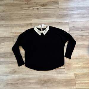 Sioni Milano Black Lightweight Sweater with Embellished White Collar